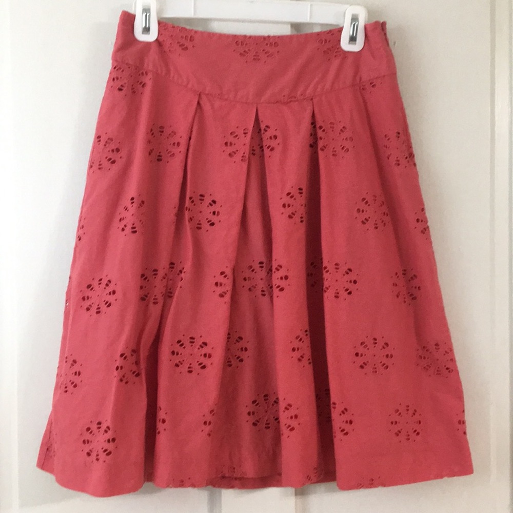 Pink pleated skirt